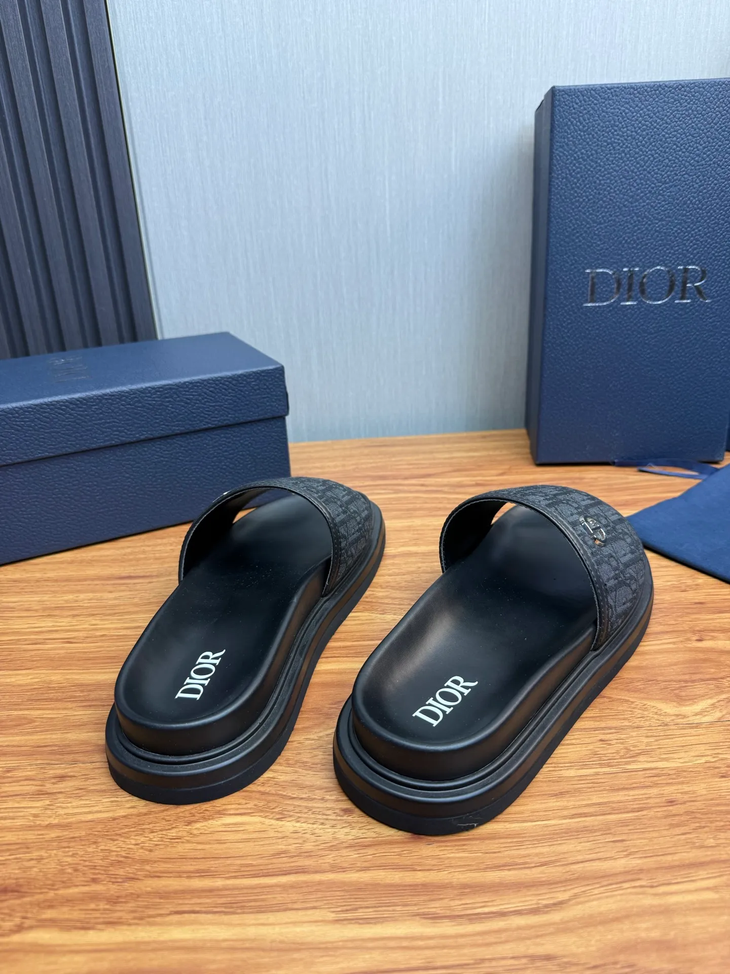 Men's shoes 260💰 Dior. Men's slippers🩴Official website 1:1 production 38-45 size 45 46 🉑️Customized original material shipped✅